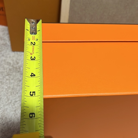 Hermes Men’s Empty Shoe Box with Ribbon - Picture 5 of 5